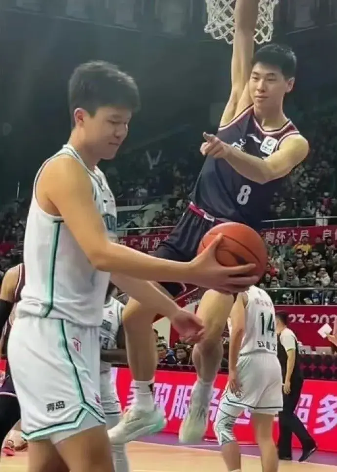那就是去发, 女篮的李月
