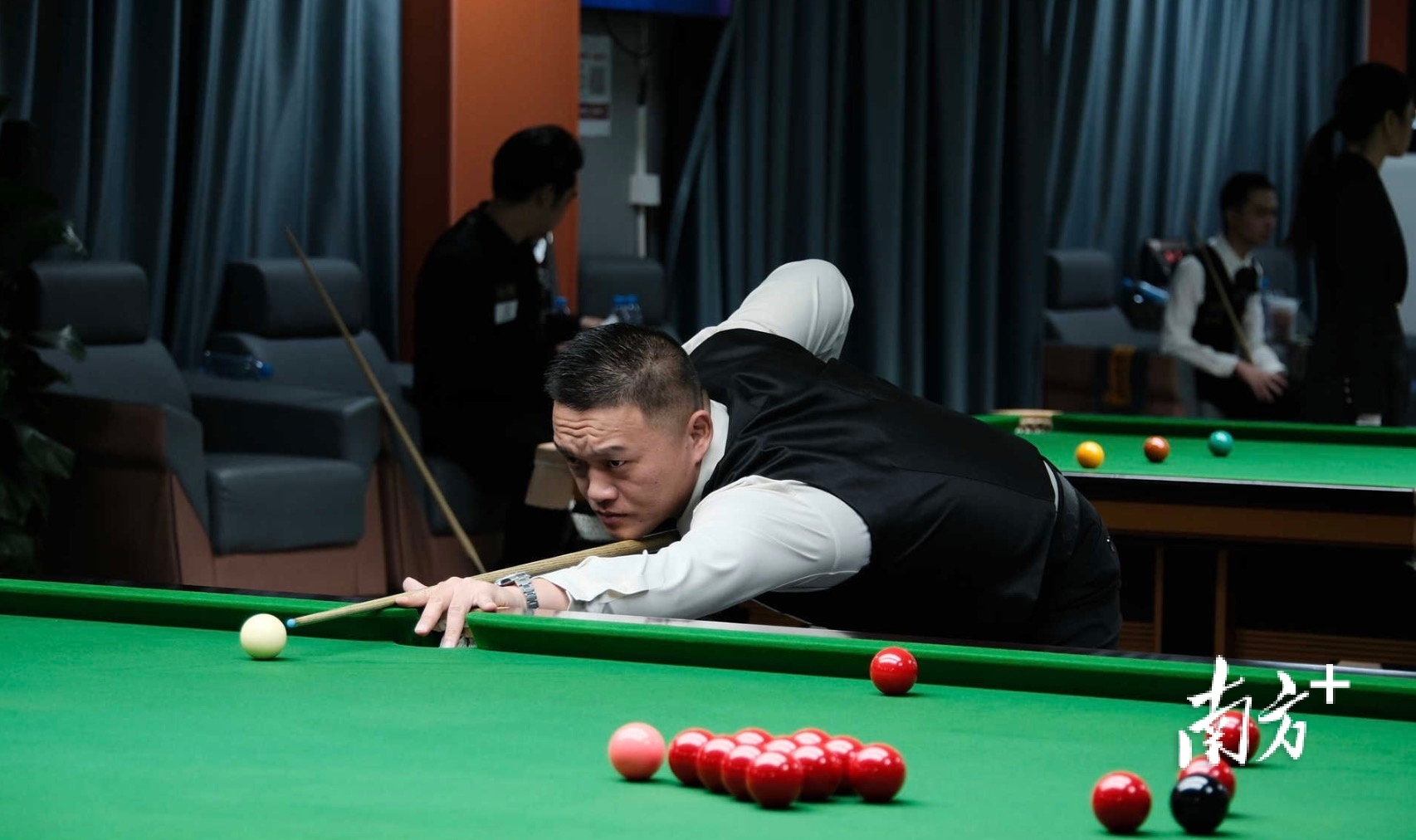 年时尚运动, 团队间的默, AA 年时尚运动, 团队间的默, AA