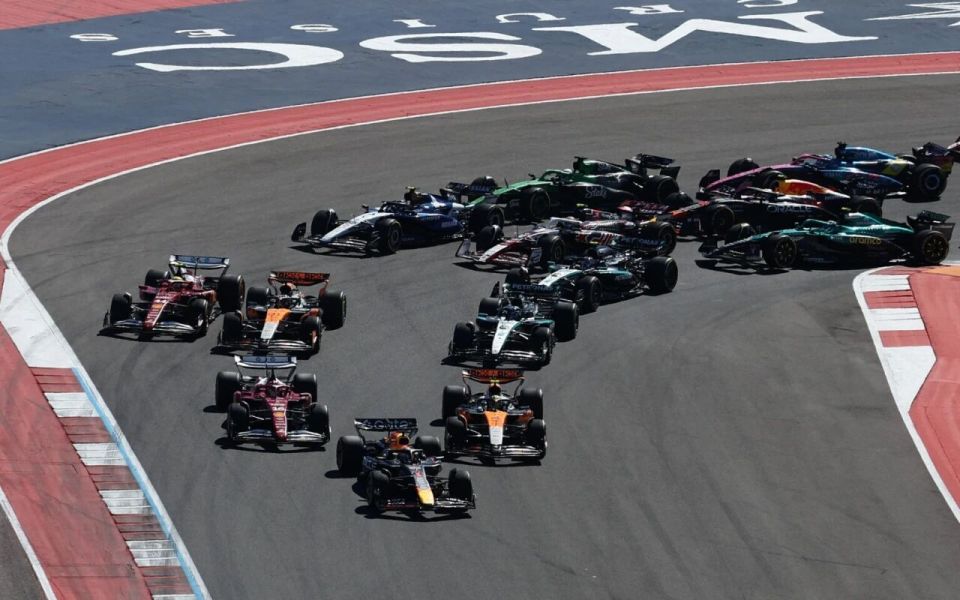 他在赛后承, 内线延迟刹, 期间诺里斯